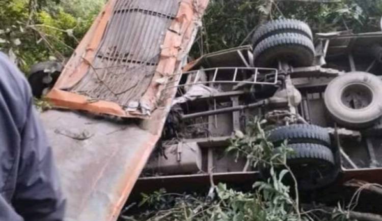 इलाममा बिद्यार्थी भ्रमण गएको बस दुर्घटना