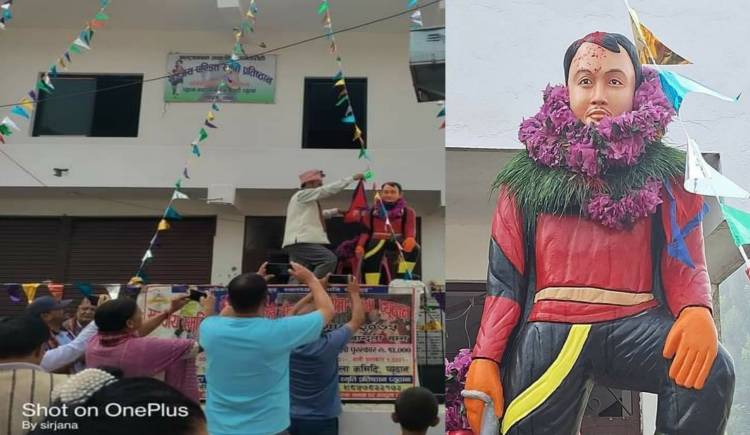 प्युठानमा राखियो सन्जयको सालिक,नगर प्रमुख योगिले गरे अनावरण