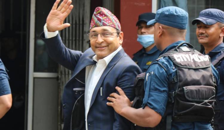 कारागारमा टोप बहादुर रायमाझीसंगको भेट