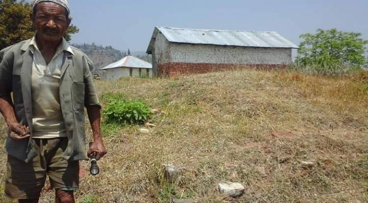 भुकम्पले ढलेको त्यो दरबारका हेरालुको कथा