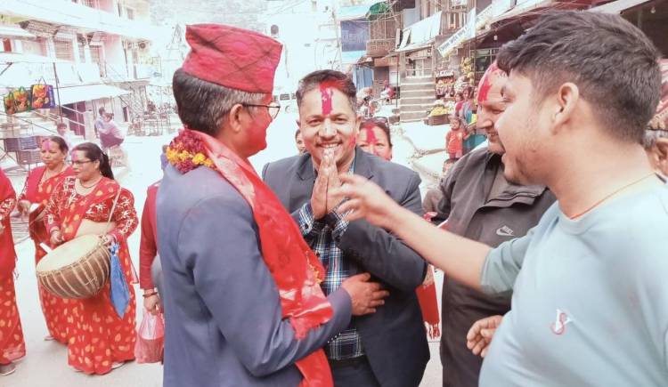 सहकारी छानबिन प्रतिवेदनबाट प्रभावित हुँदै सूर्य थापाको पक्षमा खुले सहकारी विज्ञ टिकाराम पोख्रेल