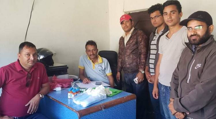 अकोराबका उपाध्यक्षले दिए रेडियोकर्मीलाई सुरक्षा सामाग्री