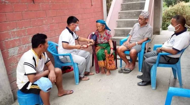 घर घरै पुगेर दिर्घ तथा जेष्ठ नागरिकहरुको उपचार