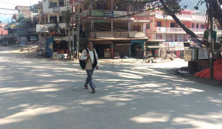 नेपाल बन्दको प्रभाव प्युठानमा बिहानैदेखि,यातायात ठप्प