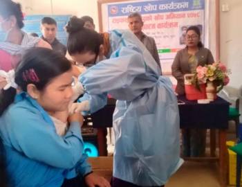 पहिलो मात्रा दृष्टिविहीन बालबालिका बाट टाइफाइड  बिरुद्धको खोप अभियान प्यूठानमा शुभारम्भ