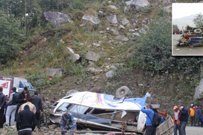  दोलखा  बस दुर्घटना मृत्यु हुनेको संख्या १४ पुग्यो 