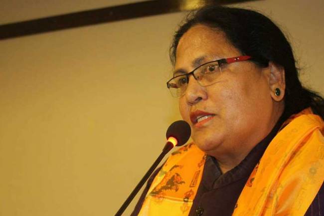 कांग्रेस सांसद चौधरी बिरुद्ध ८ लाख ठगीको आरोप 