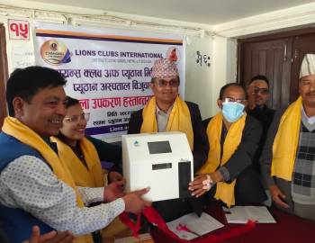 लायन्स क्लबद्वारा प्युठान अस्पत्ताललाई १७ लाखको प्रयोगशाला उपकरण हस्तान्तरण 