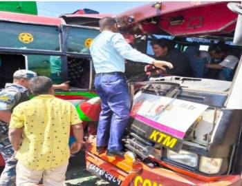 देउखुरीमा बस दुर्घटना हुँदा २४ जना घाइते, केहिको अवस्था गम्भीर