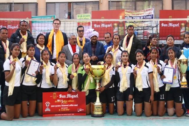 एपिएफलाई ढोरपाटन महिला डबल लिग भलिबलको उपाधि