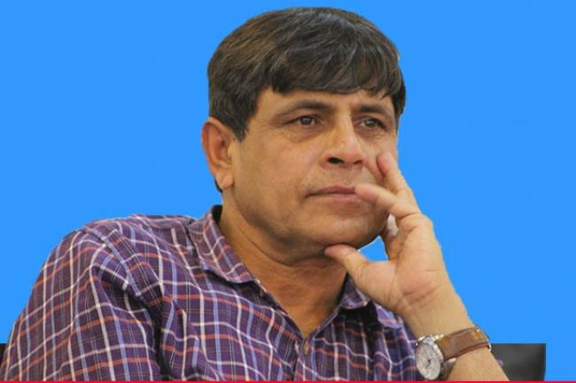 ५० अर्ब ऋण कृषिमा बाँडियो, तर सबै गाडी र साडीमा गएछ : मन्त्री भुसाल