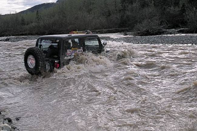 त्रिशुलीमा बेपत्ता जिप भेटियो, जमुना र चालक केसीको शव फेला